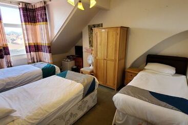 پانسیون Diamonds Guest House