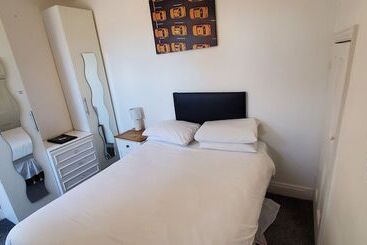 پانسیون Diamonds Guest House