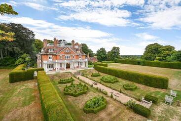 پانسیون Saltcote Place