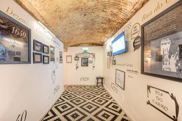 پانسیون The Art Inn Lisbon
