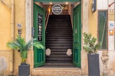 پانسیون The Art Inn Lisbon