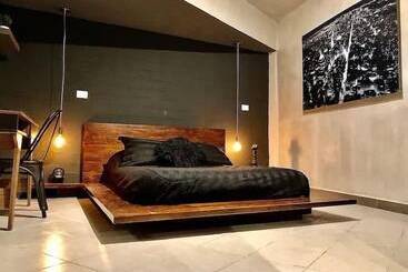 Zyan Rooms