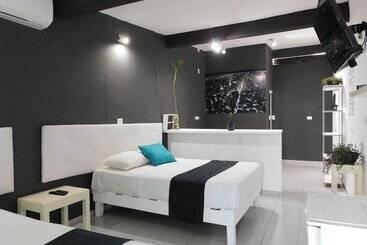 Zyan Rooms