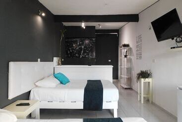 Zyan Rooms