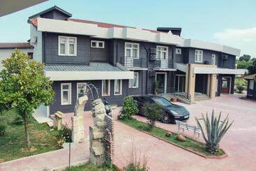 Sinopsis Resort Otel