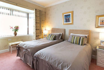 تختخواب و صبحانه Braeside House