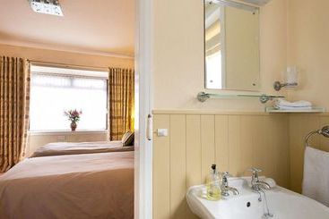 تختخواب و صبحانه Braeside House