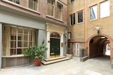 Crane Court By City2stay