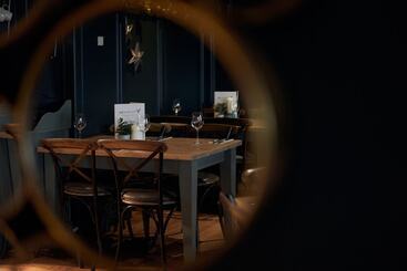 هتل The Alma Inn