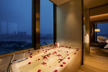 هتل Crowne Plaza Fuzhou Riverside, An Ihg