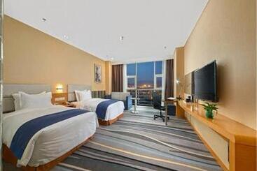 هتل Holiday Inn Express Baoji City Centre, An Ihg