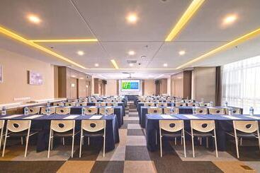 هتل Holiday Inn Express Baoji City Centre, An Ihg