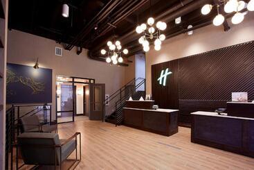 هتل Holiday Inn Express & Suites Louisville Downtown By Ihg