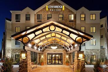 هتل Staybridge Suites Dearborn, An Ihg