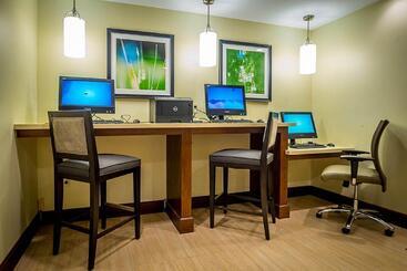 هتل Staybridge Suites Dearborn, An Ihg