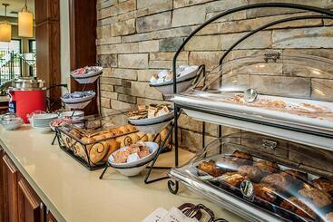 هتل Staybridge Suites Dearborn, An Ihg