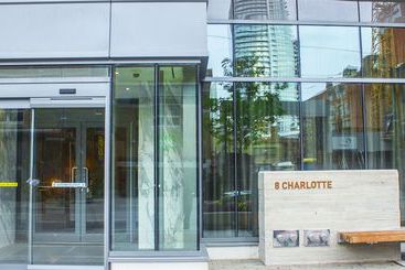 هتل Toronto Escape - The Diamond Suite