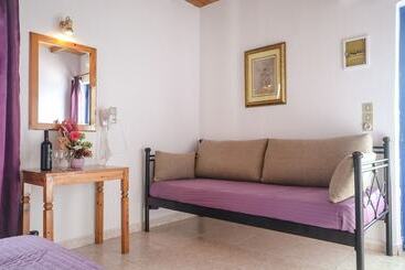 Panormos Hotel And Studios