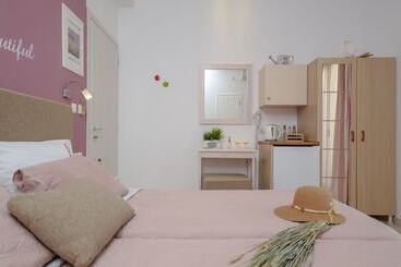 Panormos Hotel And Studios