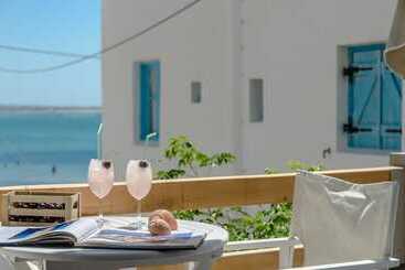 Panormos Hotel And Studios