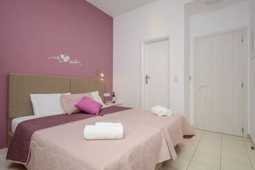 Panormos Hotel And Studios