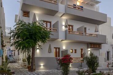 Panormos Hotel And Studios