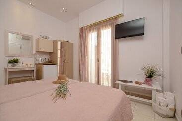Panormos Hotel And Studios