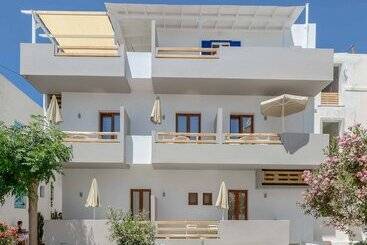 Panormos Hotel And Studios