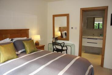 White Lodge B&b