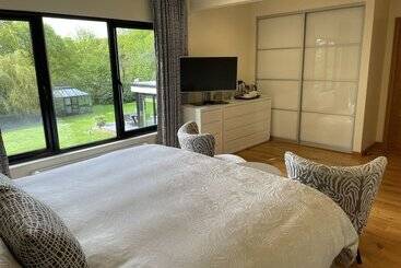White Lodge B&b