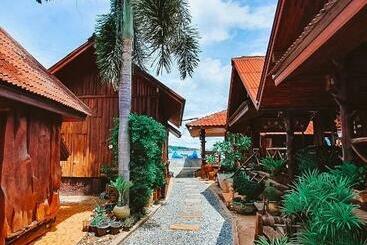 Homebeach Resort เกาะล้าน