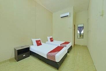 هتل Oyo 90702 Empire Inn 1
