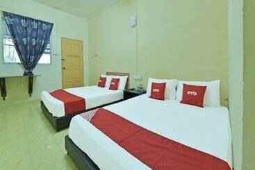 هتل Oyo 90702 Empire Inn 1