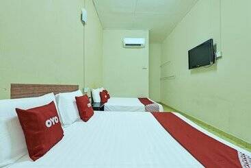 هتل Oyo 90702 Empire Inn 1