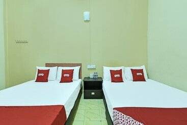 هتل Oyo 90702 Empire Inn 1