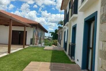 هتل Quinta Santa Bárbara Eco Resort