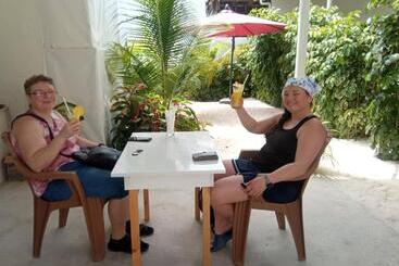 هتل Thoddoo Garden Inn