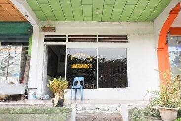هتل Spot On 91968 Penginapan Saweri Gading
