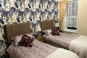تختخواب و صبحانه Amberlea Guest House