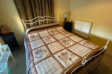 تختخواب و صبحانه The Bridge Street Historic Guest House