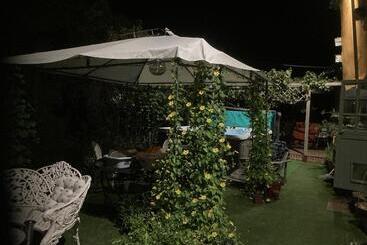 تختخواب و صبحانه The Bridge Street Historic Guest House
