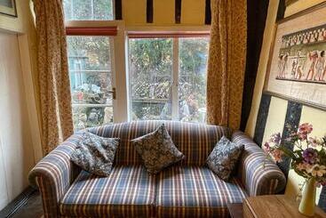 تختخواب و صبحانه The Bridge Street Historic Guest House