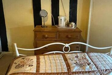 تختخواب و صبحانه The Bridge Street Historic Guest House