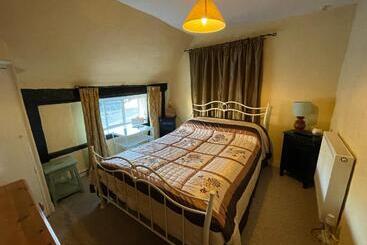 تختخواب و صبحانه The Bridge Street Historic Guest House