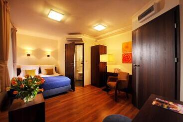 هتل Armon Residence