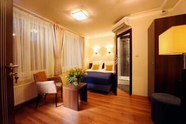 هتل Armon Residence