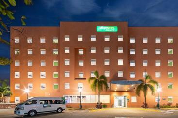 هتل City Express Junior By Marriott Villahermosa