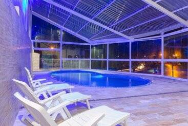 هتل Euro Suite Campos Do Jordão By Nacional Inn