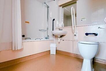 هتل Redwings Lodge Baldock