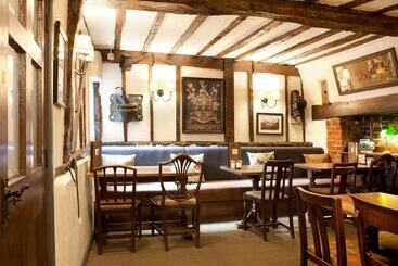 هتل The Green Dragon